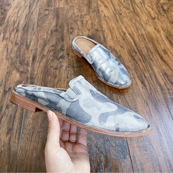 Trask • Ashley Pewter Camo Slide mule grey silver camouflage print leather - Picture 6 of 12